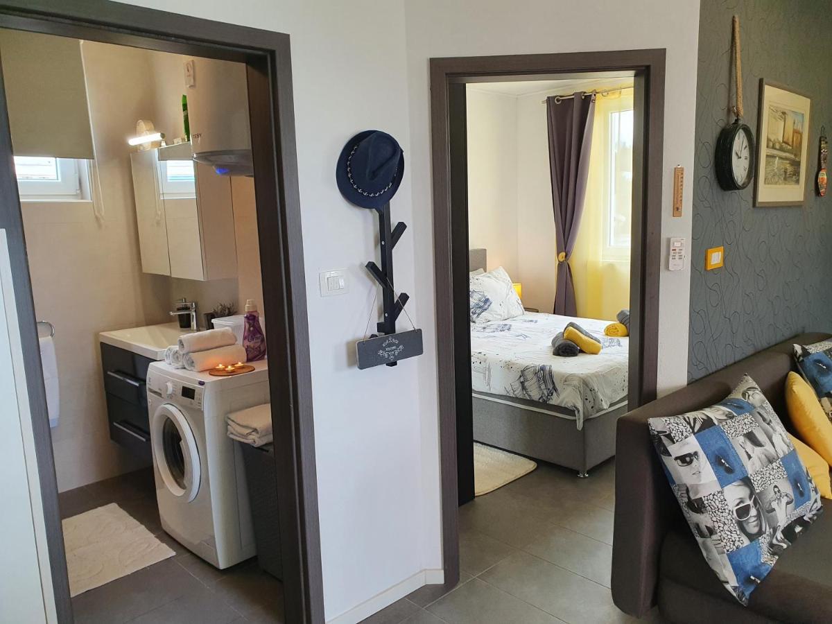 Apartment Pikulo Novalja Eksteriør bilde