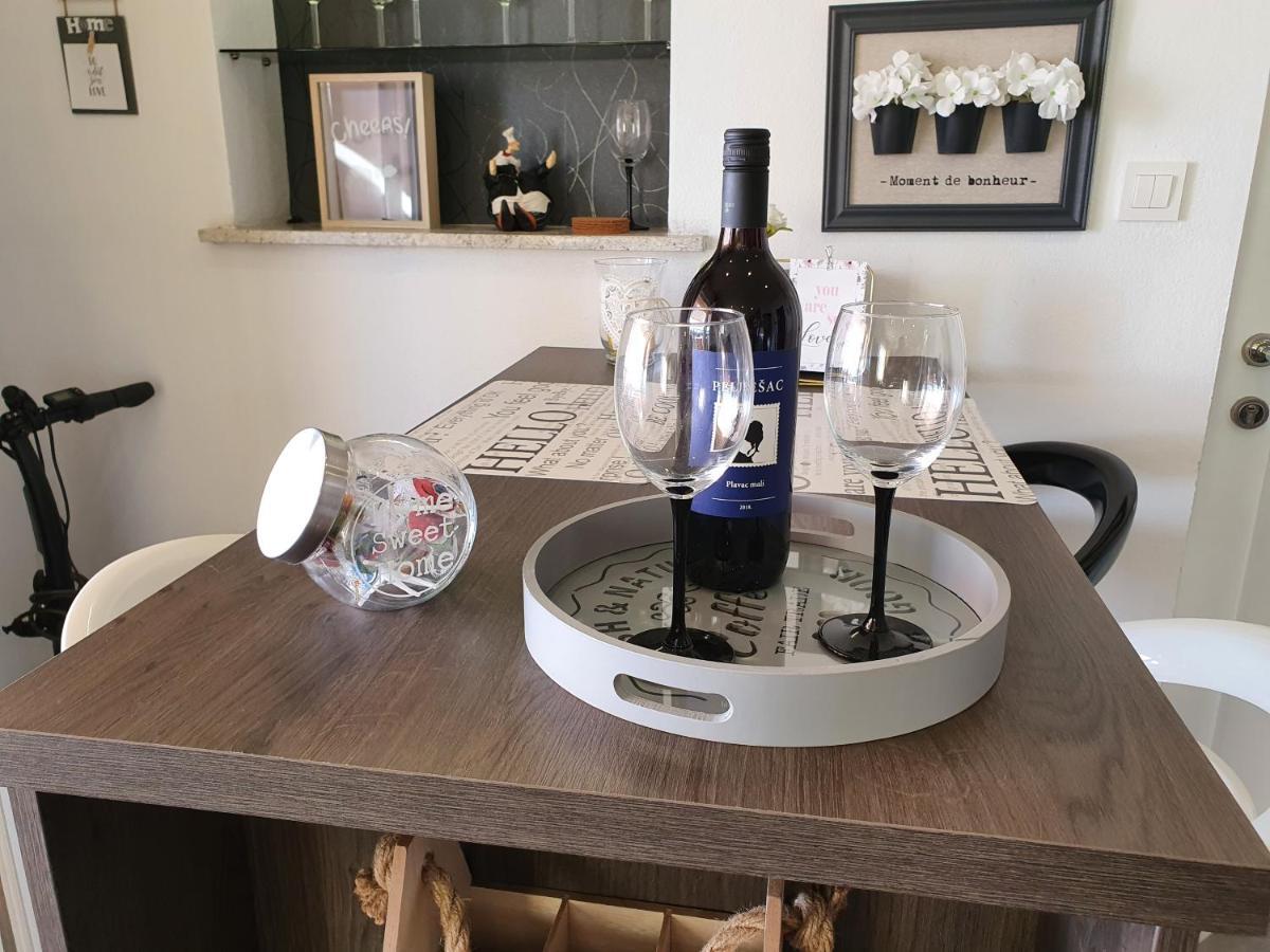 Apartment Pikulo Novalja Eksteriør bilde